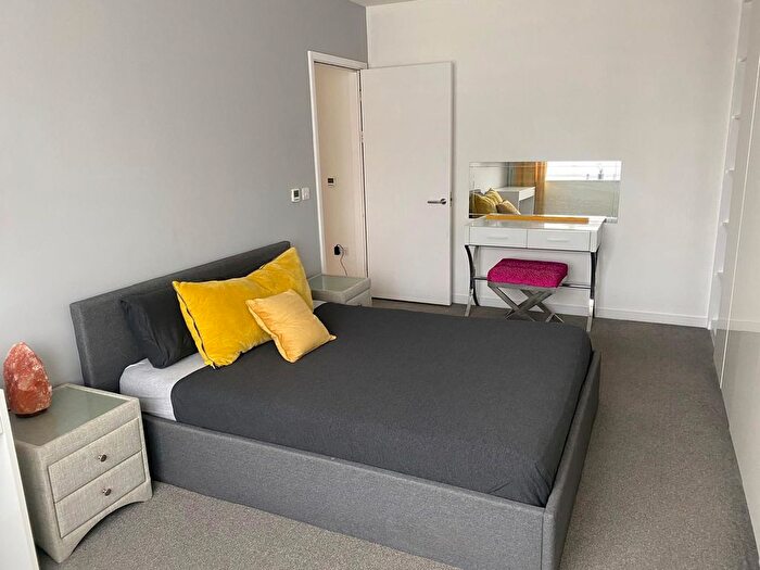 1 Bedroom Semi-Detached House To Rent In Creighton Avenue, London, Muswell Hill, N10