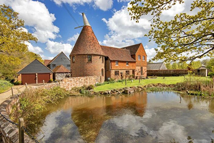 5 Bedroom Detached House For Sale In Tonbridge Road, Bough Beech, Edenbridge, TN8