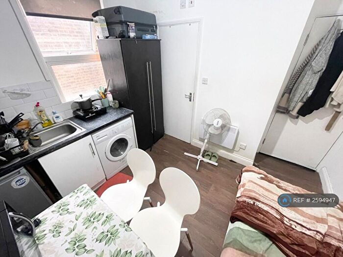 Studio To Rent In Baronet Road, London, N17