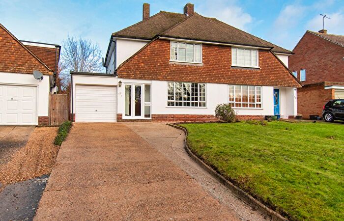 3 Bedroom Semi-Detached House To Rent In Lakeside, Earley, Reading, RG6