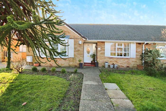 2 Bedroom Semi-Detached Bungalow For Sale In Belvedere Drive, Bilton, Hull, HU11