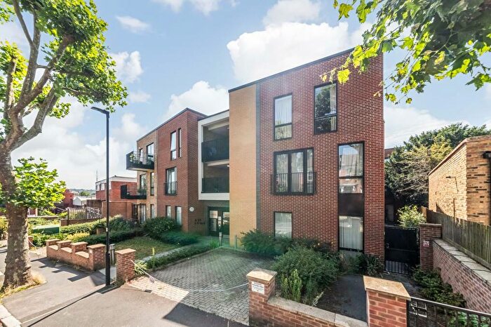 1 Bedroom Apartment For Sale In Thornlaw Road West Norwood, SE27