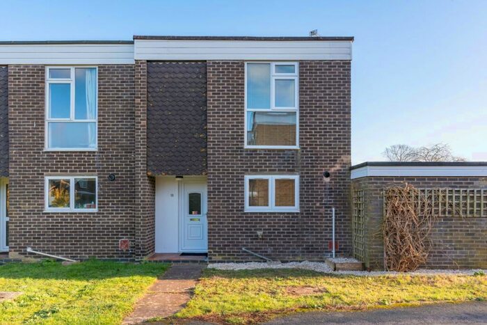 3 Bedroom End Of Terrace House To Rent In Plane Tree Way, Woodstock, Oxfordshire, OX20