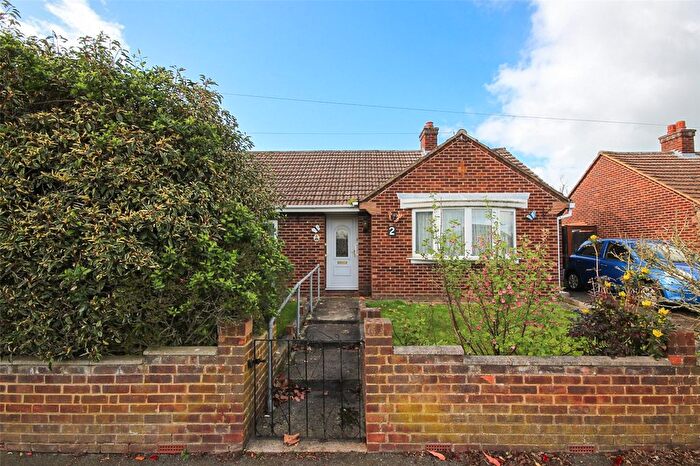 2 Bedroom Bungalow For Sale In Bowhill, Bedford, Bedfordshire, MK41