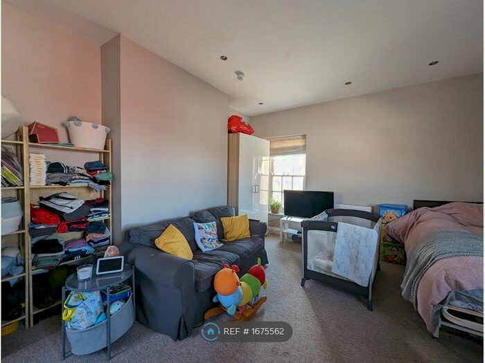 Studio To Rent In Clouds Hill Road, Bristol, BS5
