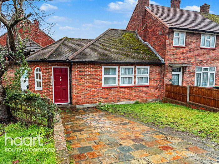 2 Bedroom Bungalow For Sale In Willingdale Road, Loughton, IG10