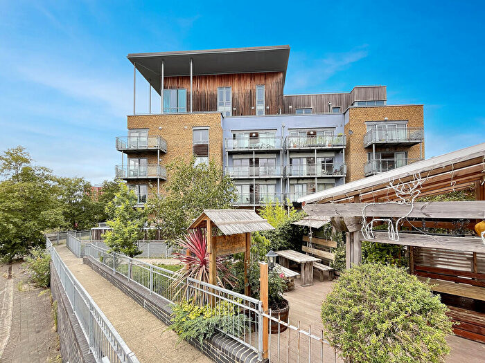 2 Bedroom Apartment To Rent In Quayside Drive, Colchester, CO2
