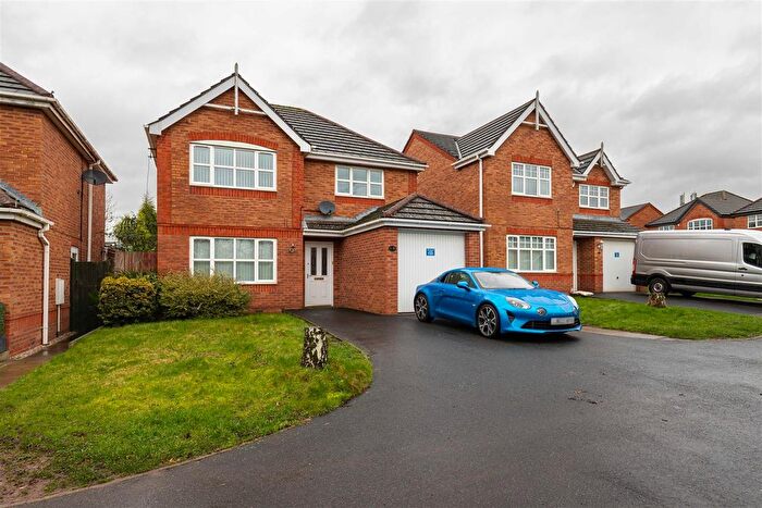 4 Bedroom Detached House For Sale In Mere Side Close, Etruria, Stoke-On-Trent, ST1