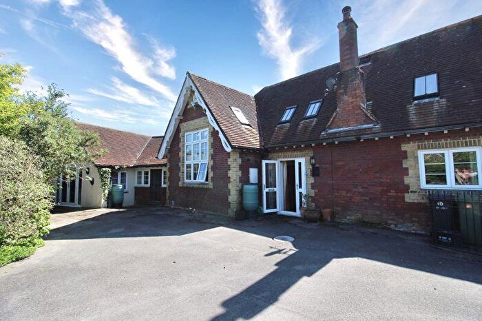 4 Bedroom Character Property For Sale In High Street, Botley, SO30