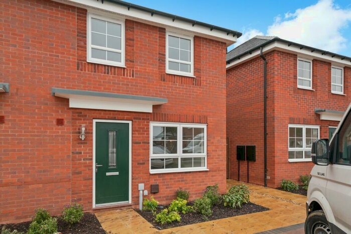 3 Bedroom Semi-Detached House To Rent In Mindaro Way, Rugby, Warwickshire, CV22