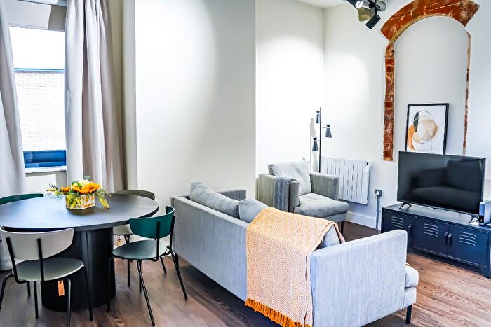 2 Bedroom Apartment To Rent In Charlotte Street, Birmingham, B3
