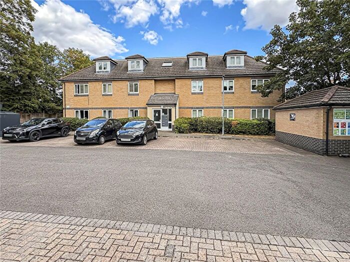 2 Bedroom Flat For Sale In Fisk Close, Sunbury-On-Thames, Surrey, TW16