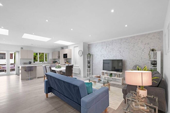 3 Bedroom Semi-Detached House To Rent In Grove Road, Edgware, HA8