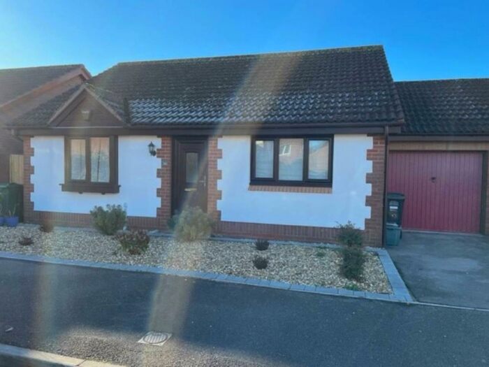 2 Bedroom Bungalow To Rent In Brock End, Portishead, North Somerset, BS20