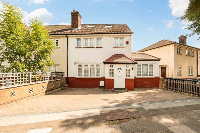 6 Bedroom End Of Terrace House To Rent In Gospatrick Road, London, N17