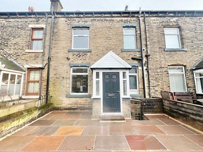 2 Bedroom Property To Rent In Bell Hall Terrace, Halifax, HX1