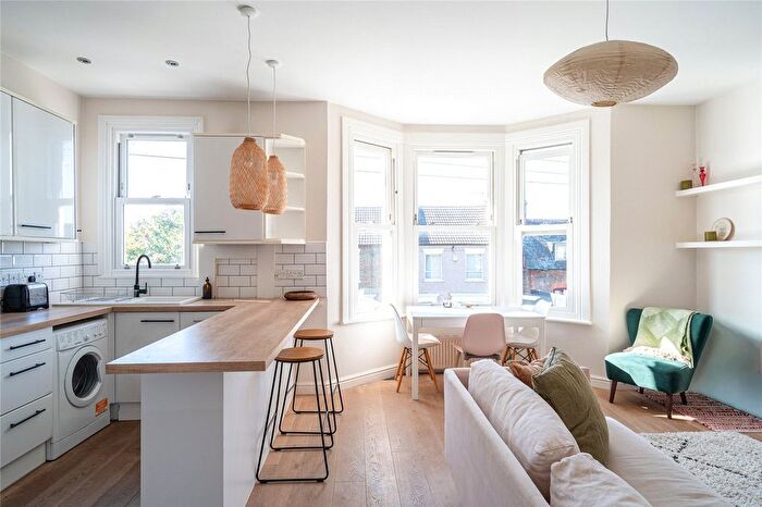 2 Bedroom Flat For Sale In Sunnyhill Road, London, SW16