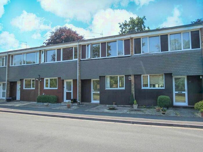 3 Bedroom Terraced House To Rent In Lynton Green, Maidenhead, Berkshire, SL6