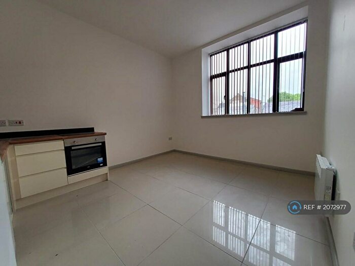 2 Bedroom Flat To Rent In Drake Street, Rochdale, OL16