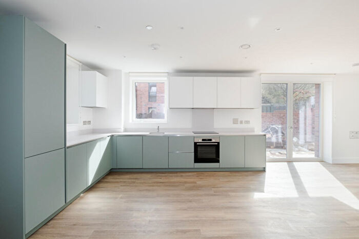 1 Bedroom Flat For Sale In Woodside Avenue, London, N10