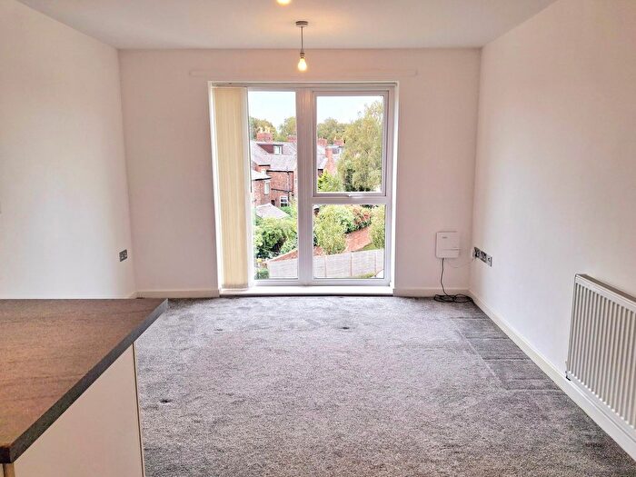 2 Bedroom Flat To Rent In Hartington Road, Altrincham, WA14