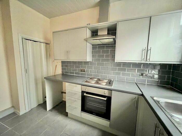 3 Bedroom House To Rent In Byron Street, Halifax, HX1