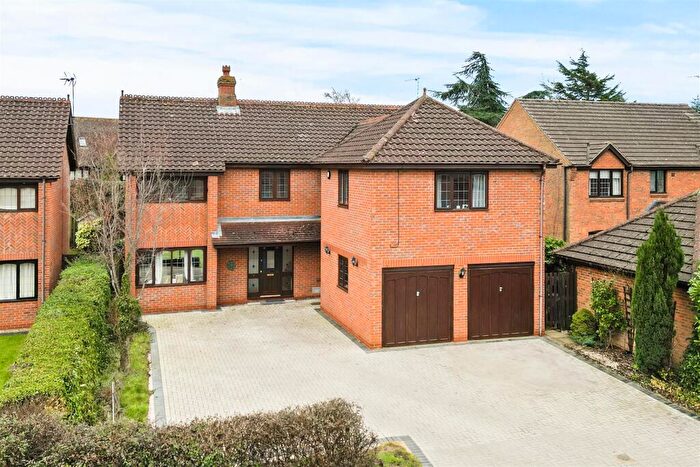 5 Bedroom Detached House For Sale In Snaith Crescent, Loughton, Milton Keynes, MK5