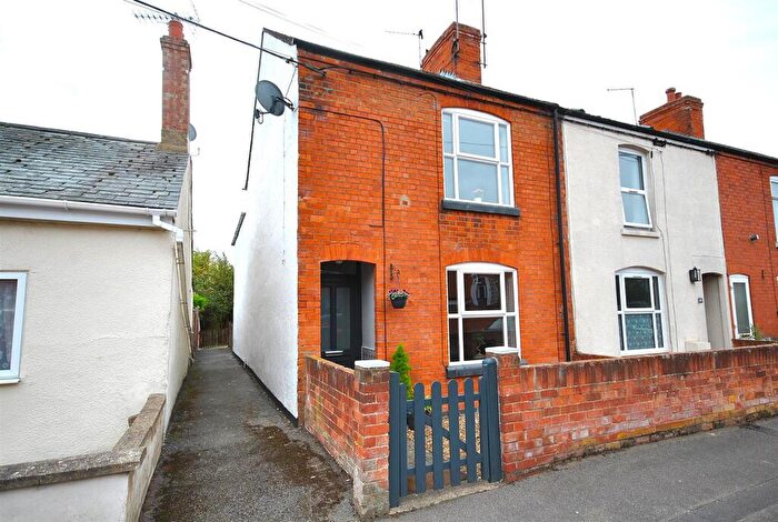 3 Bedroom End Of Terrace House For Sale In Eastfield Road, Wollaston, Wellingborough, NN29