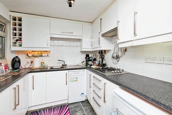 2 Bedroom Semi-Detached Bungalow For Sale In Henhurst Ridge, Burton-On-Trent, DE13