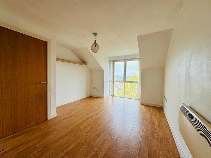 1 Bedroom Flat To Rent In Otley Road, Bradford, BD3