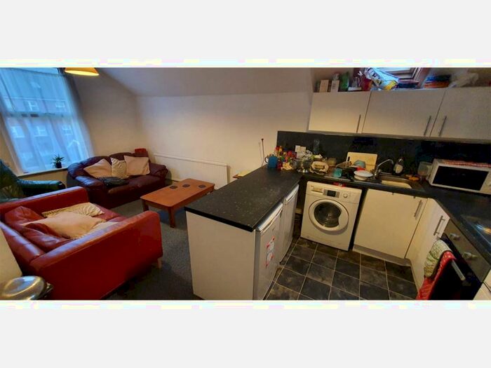 3 Bedroom Flat To Rent In Glynrhondda Street, Cathays, Cardiff, CF24