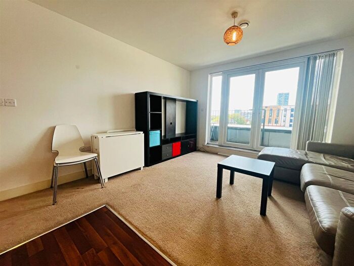 2 Bedroom Flat To Rent In Poplar House, Phoebe Street, Salford, M5