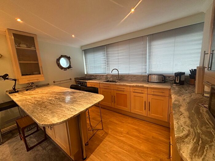 3 Bedroom Town House To Rent In Market Hill, Cowes, PO31