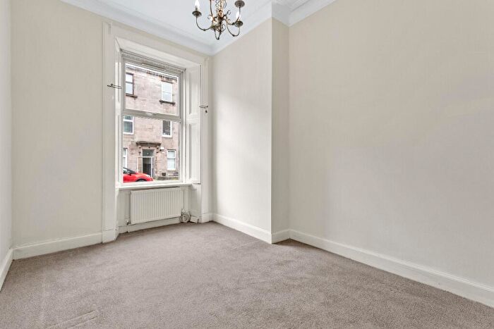 2 Bedroom Flat To Rent In Bonhill Road, Dumbarton, West Dunbartonshire, G82