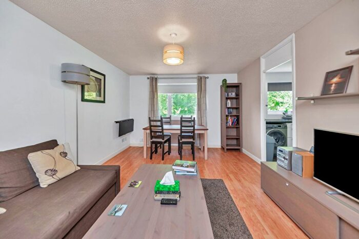 2 Bedroom Flat For Sale In Swift Close, Royston, SG8