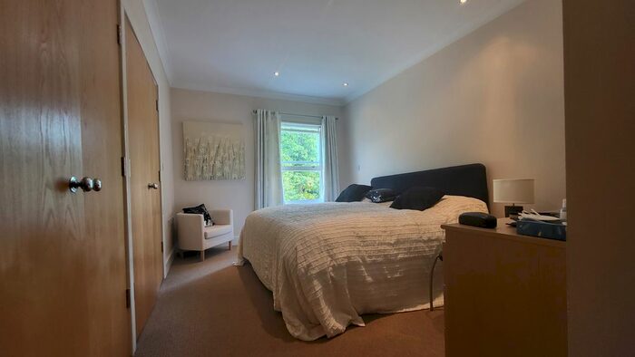 1 Bedroom Flat To Rent In Langdon Park, Teddington, TW11