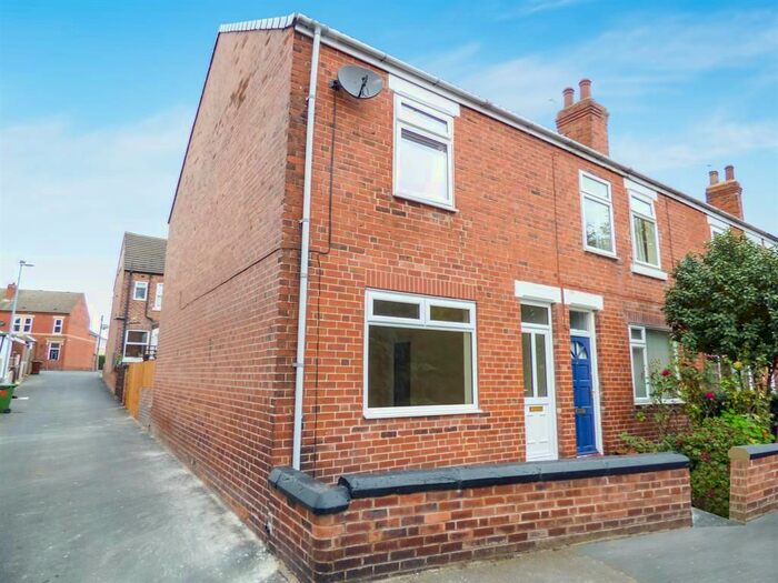 2 Bedroom End Of Terrace House To Rent In West Mount Street, Pontefract, WF8