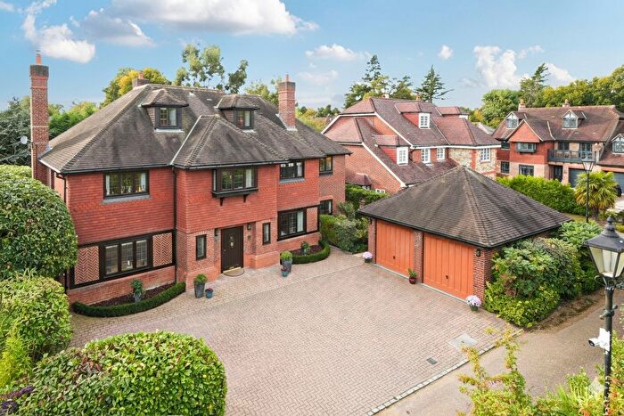 6 Bedroom Detached House For Sale In Ledborough Gate, Beaconsfield, Buckinghamshire, HP9