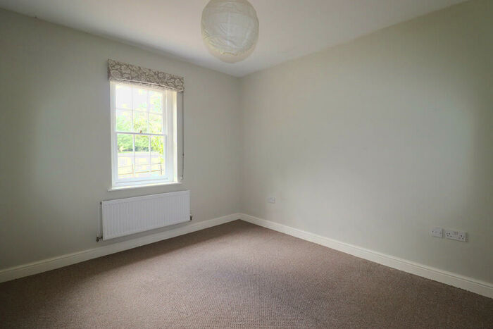 2 Bedroom Detached Bungalow To Rent In East Bergholt, CO7