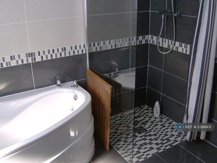5 Bedroom Detached House To Rent In Lilac Court, Leeds, LS14