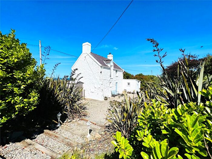 2 Bedroom Detached House For Sale In Nefyn, Pwllheli, Nefyn, Pwllhel, LL53