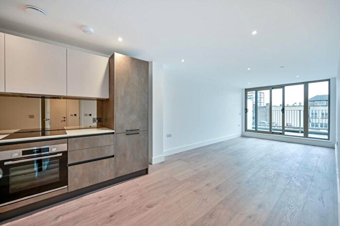 2 Bedroom Flat To Rent In Jade Apartments, New Malden, KT3