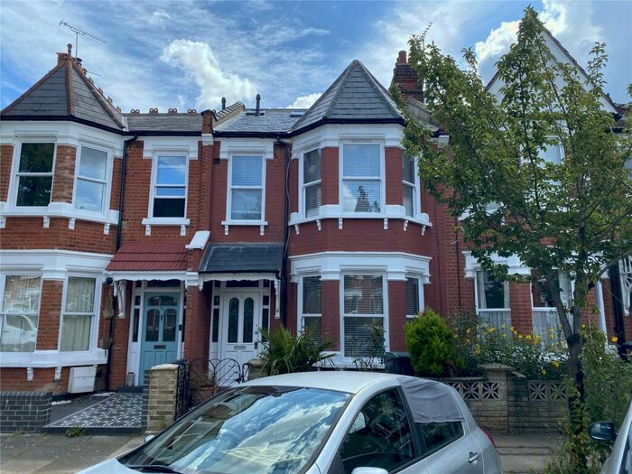 2 Bedroom Apartment To Rent In Cornwall Avenue, London, N22