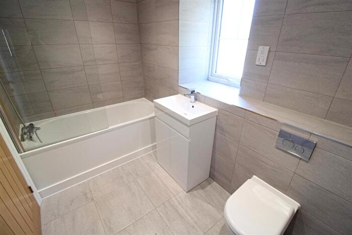 4 Bedroom Terraced House To Rent In Poplar Gardens, Aldwick, Bognor Regis, PO21