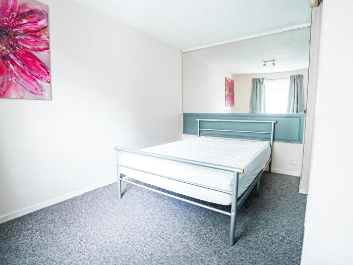 1 Bedroom Flat To Rent In Belle Vue Court #, LS3