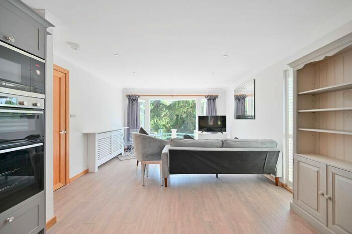 2 Bedroom Flat To Rent In Wellesley Road, Strawberry Hill, Twickenham, TW2
