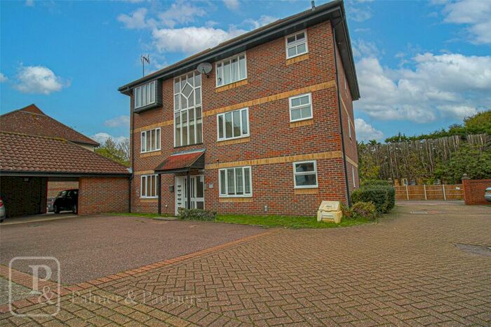 2 Bedroom Apartment To Rent In Nicholsons Grove, Colchester, Essex, CO1