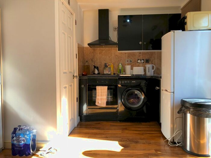 Studio To Rent In Sidney Avenue, Wood Green/Palmers Green, N13