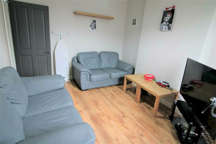 5 Bedroom House To Rent In Hope Street, Lancaster, LA1