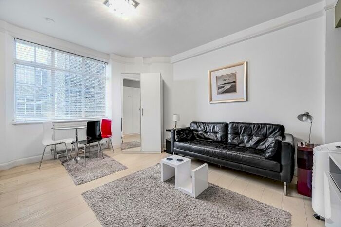 Studio To Rent In Upper Woburn Place, London, WC1H